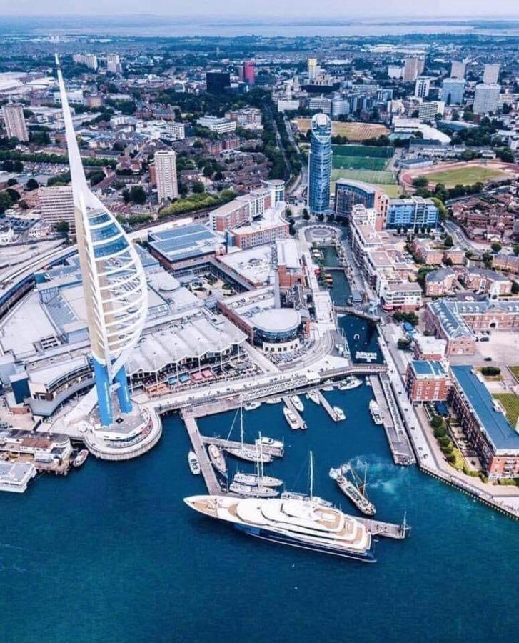 Utopia 007 Apartamento Portsmouth Exterior foto